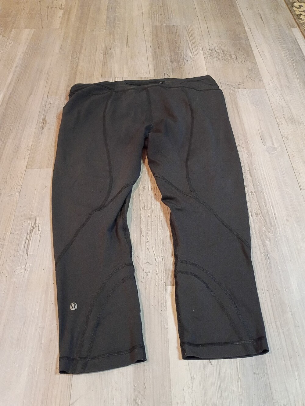 Lululemon - Picture 3 of 4